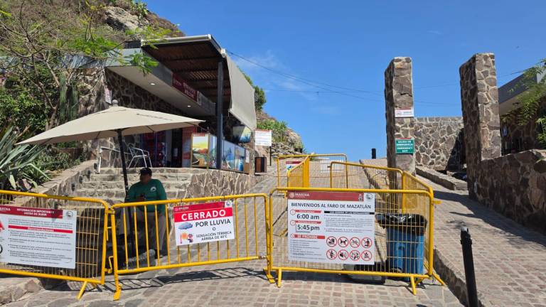El ingreso al Faro de Mazatlán se cerró este lunes antes de las 10:00 horas debido a las altas temperaturas.