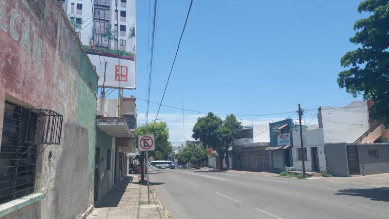 El centro de Culiacán se mantiene sin luz desde el miércoles en la tarde.