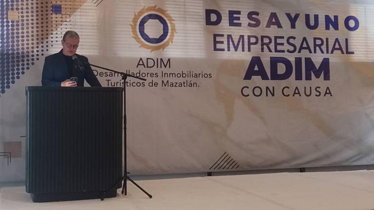 El desayuno empresarial fue organizado para apoyar con lo recaudado a la organización local “Una gota en el Océano”.