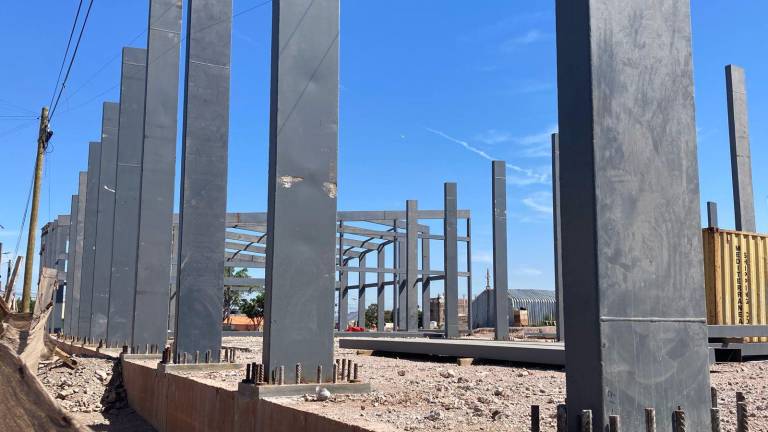 Trabajos de construcción del espacio deportivo en la colonia Juárez.