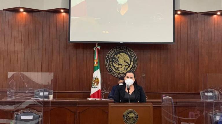 Diputada celebra asignación de 400 bases a personal médico en Sinaloa