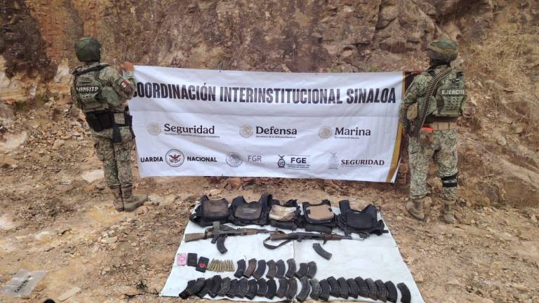 Arsenal y equipo táctico asegurado tras el enfrentamiento en La Capilla del Taxte, Concordia.