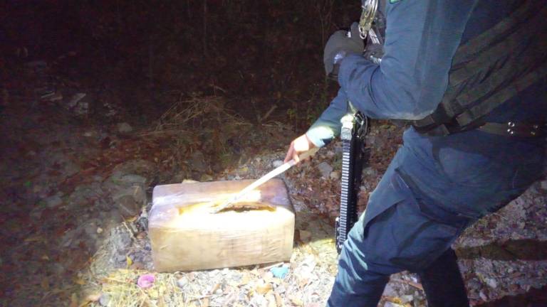 Los dos paquetes con mariguana estaban tirados en el Fraccionamiento Alturas del Sur.