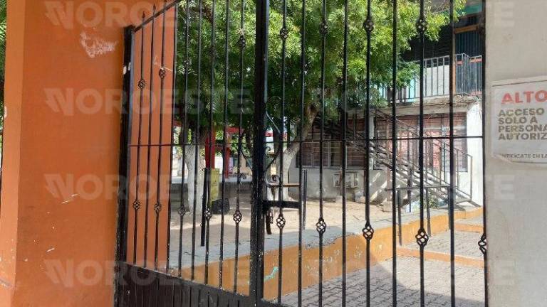 Escuelas en Escuinapa registran ausentismo tras el reporte de detonaciones este martes por la mañana.