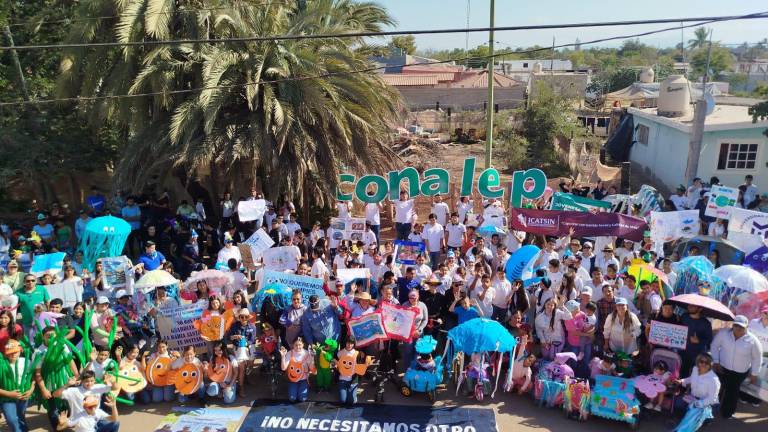 Habitantes de la comunidad de La Reforma vuelven a marchar para que durante las vacaciones de Semana Santa se cuiden las islas de la bahía Santa María.