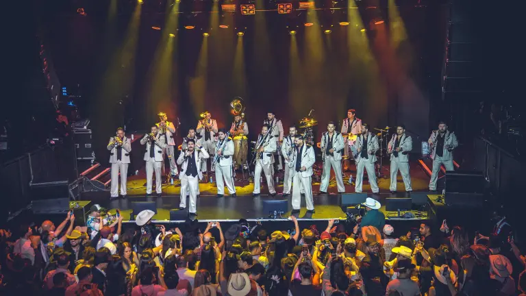 Banda El Recodo llevó el sonido de la música sinaloense hasta Londres durante su gira por Europa.