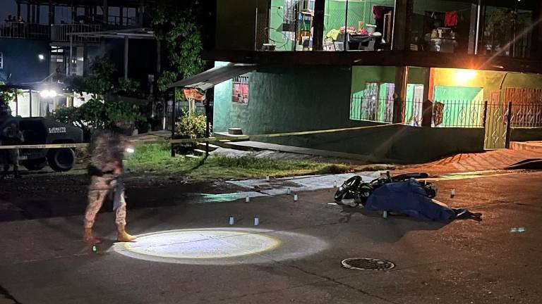 El homicidio se reportó en el cruce de las calles Constituyentes Cándido Aguilar y Constituyentes Enrique Recio.