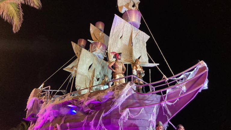 Mazatlán FC se une a la fiesta del Carnaval con un barco bucanero