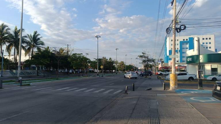 La avenida Rafael Buelna presentó menor carga vehicular durante el partido de México contra Corea del Sur este jueves.