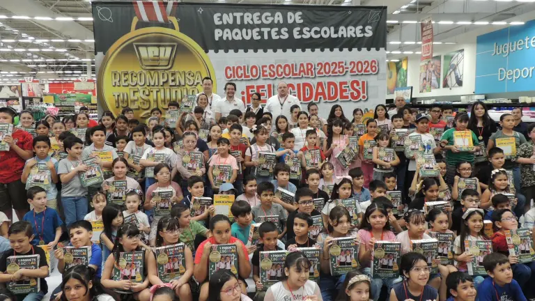 Recompensa Casa Ley a los niños y niñas más sobresalientes
