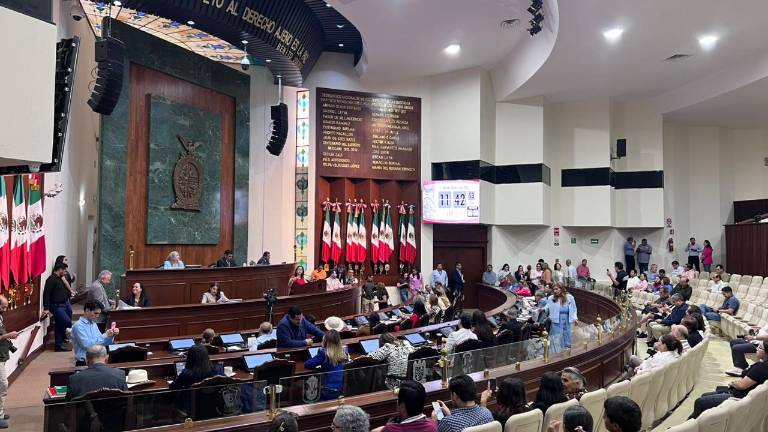 Sesión del Congreso de Sinaloa en el que aprobaron un crédito para el Municipio de Elota.