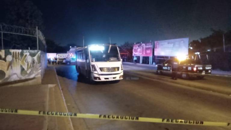 La noche del pasado martes un camión urbano ruta Lomas del Ébano atropelló y mató a la joven estudiante de la UAS.