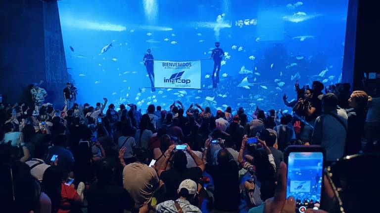 El recinto marino se llena de agentes de viajes de diferentes estados del País.