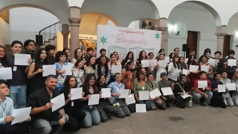 Más de 60 artistas jóvenes participan en la exposición Sin Marco, inaugurada en el Museo de Arte de Sinaloa.
