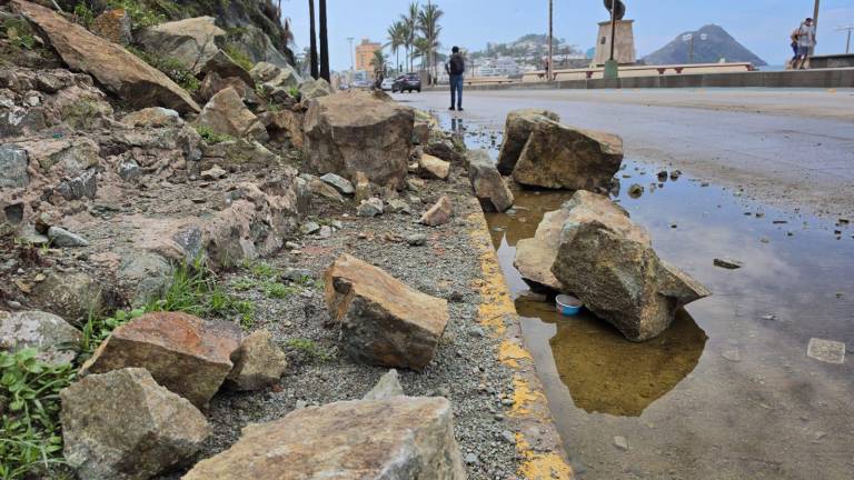 Desprendimientos de rocas del Cerro de la Nevería, en Mazatlán, tras las lluvias.