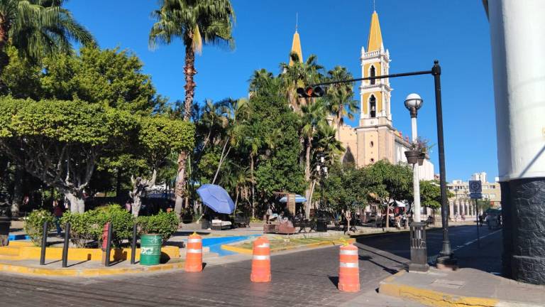 Cierre de algunos tramos en el Centro de Mazatlán por los festejos del Día de la Virgen de Guadalupe.