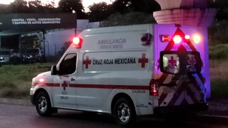 Hieren a un hombre con un disparo tras intento de robarle su auto en El Salado, Culiacán