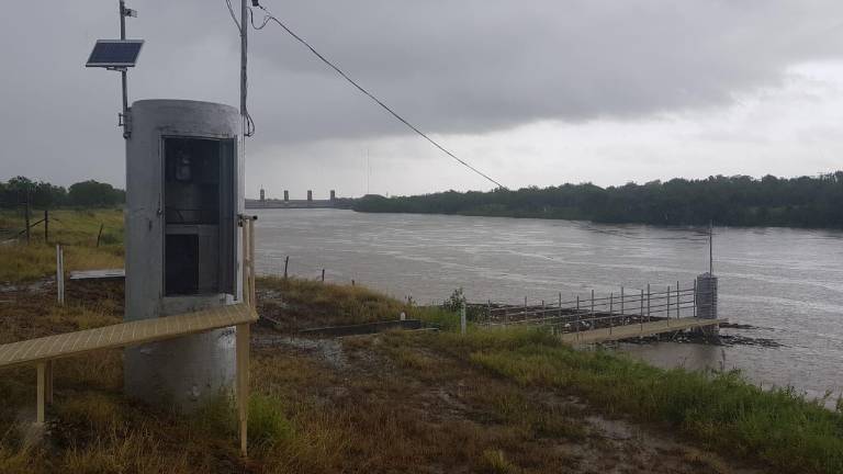 La presa internacional de derivación Anzalduas ubicada sobre el Río Bravo en Reynosa, Tamaulipas reporta un gasto de 699 m3/s.