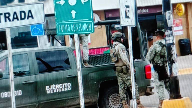 Corporaciones de seguridad acompañaron a maestros de la escuelas de la zona serrana de Rosario.
