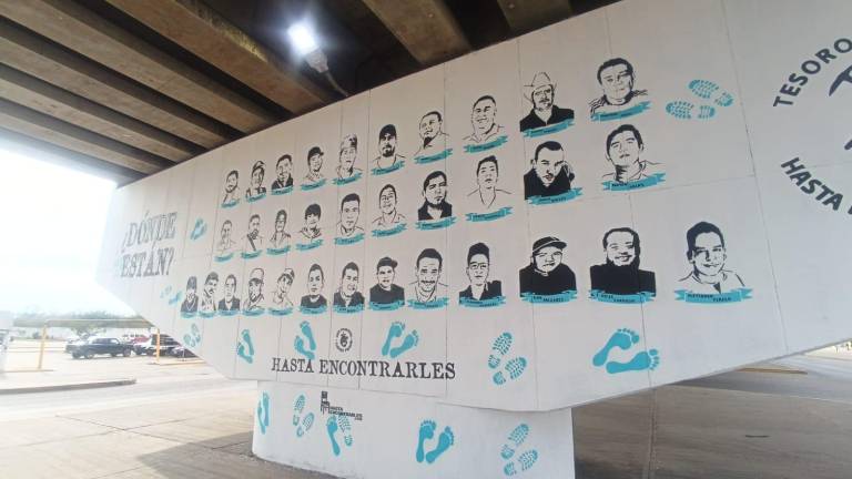 La obra se encuentra ubicada debajo del puente vehicular frente a Ley del Conchi.