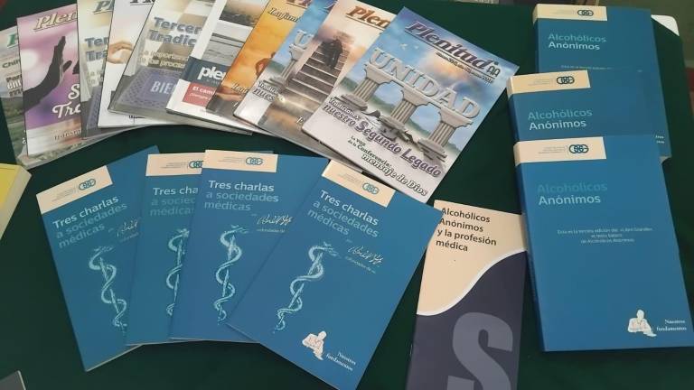 El objetivo es informar y sensibilizar a la población sobre el impacto del alcoholismo en la salud pública, la familia y la sociedad.