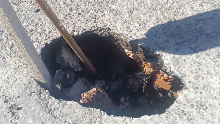 Socavón sorprende a vecinos de Valle Dorado y esperan pronta atención de Jumapam.