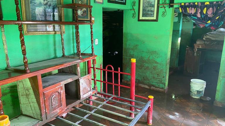 El agua invadió las casas en la comunidad de El Pozole.