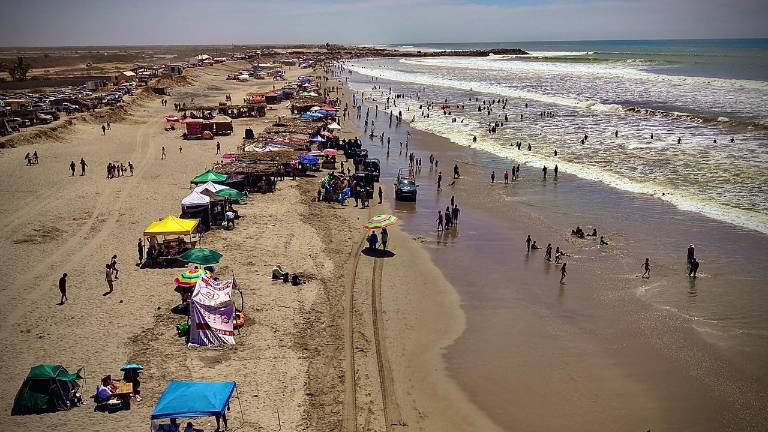 Personal de rescate mantuvo vigilancia en playas de Sinaloa durante el periodo vacacional.
