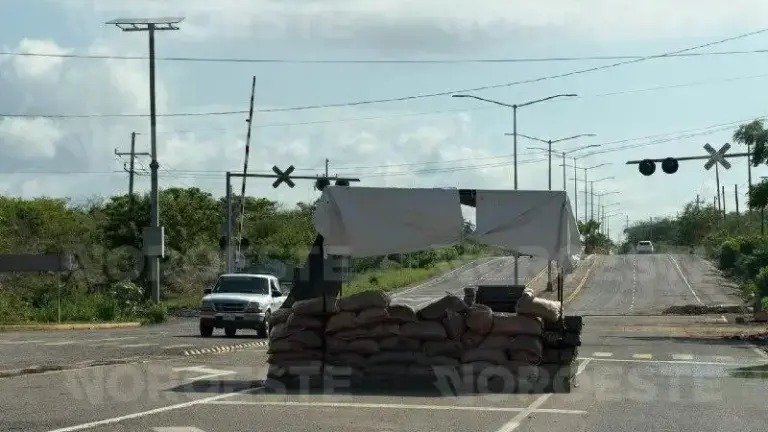 El puesto de control del Ejército que estaba sobre la Avenida Mario Huerta, en la entrada norte de Mazatlán, quedó sin personal.