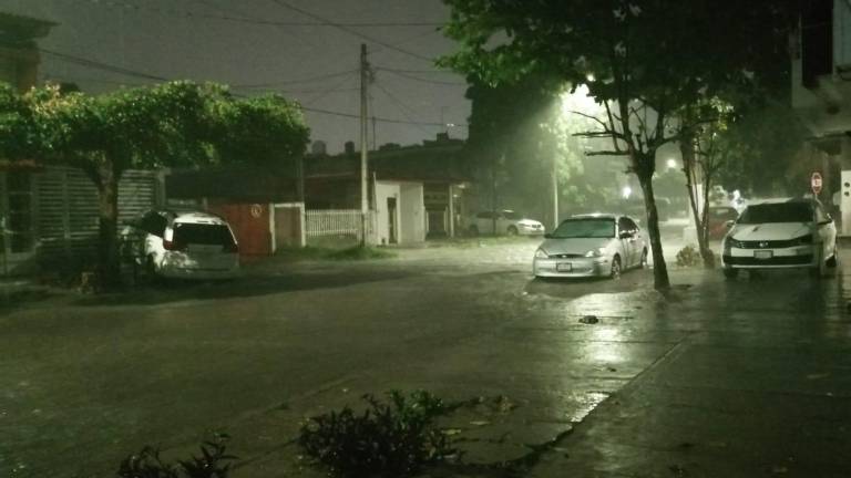 Lluvia registrada durante la medianoche en Culiacán.