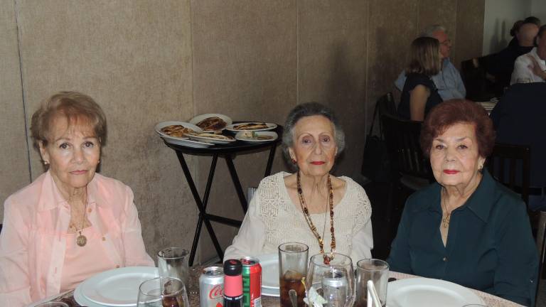 Relizan despedida especial en honor al Padre Juan Ruiz