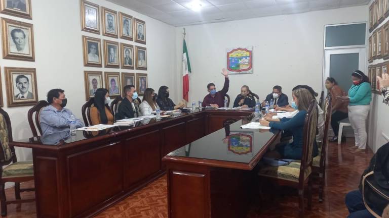 El presupuesto de Egresos debía contener un plan de trabajo de cada área del Ayuntamiento, señaló, pues no veía en lo presentado el viernes pasado por el Tesorero Víctor Hugo Camacho un presupuesto real.