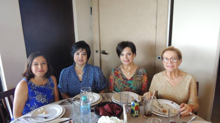 Relizan despedida especial en honor al Padre Juan Ruiz