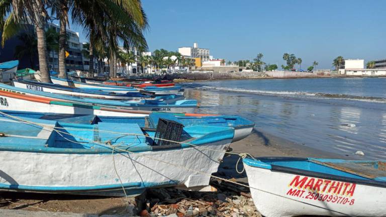 Alrededor de 200 pescadores de Playa Norte llevan dos semanas sin pescar; piden apoyos