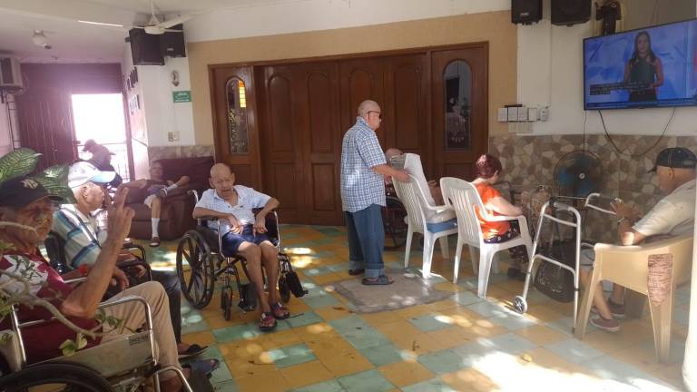 Asilo de ancianos de Mazatlán esperan donaciones de material de limpieza, pañales y carne