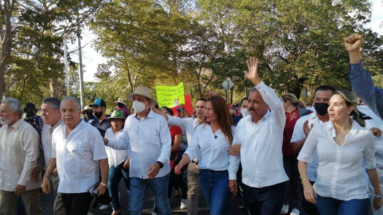 El Químico, Vargas Landeros, Cuén Ojeda y Jaime Montes serán los que siguen por no ser afines al Gobernador, dice Estrada Ferreiro