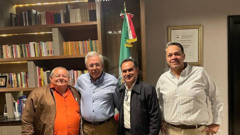 El Rector de esta Universidad, Jesús Madueña Molina y el Gobernador del estado, Rubén Rocha Moya, firmaron un convenio financiero.
