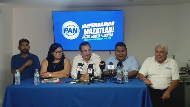 Dirigentes del PAN en municipios del sur de Sinaloa ofrecieron una rueda de prensa para denunciar la crisis de inseguridad y exigir mayor atención gubernamental.
