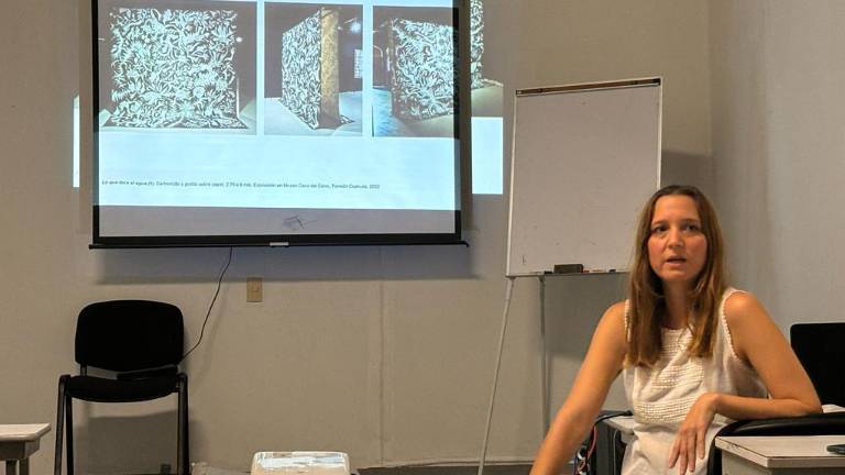 Brenda Castro, maestra del taller Dibujar como el agua.