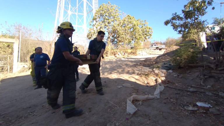 Muere mujer tras derrumbe; hay una lesionada