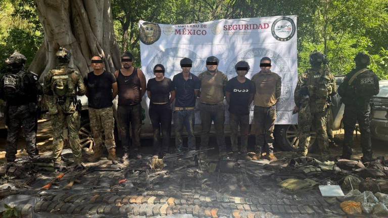 Nueve personas presuntamente vinculadas con una facción del Cártel de Sinaloa fueron detenidas tras una agresión contra fuerzas federales en una zona serrana.