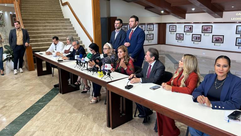 Diputados de Morena respaldaron la decisión de Rubén Rocha Moya de solicitar licencia, al considerar que fortalece el debido proceso.