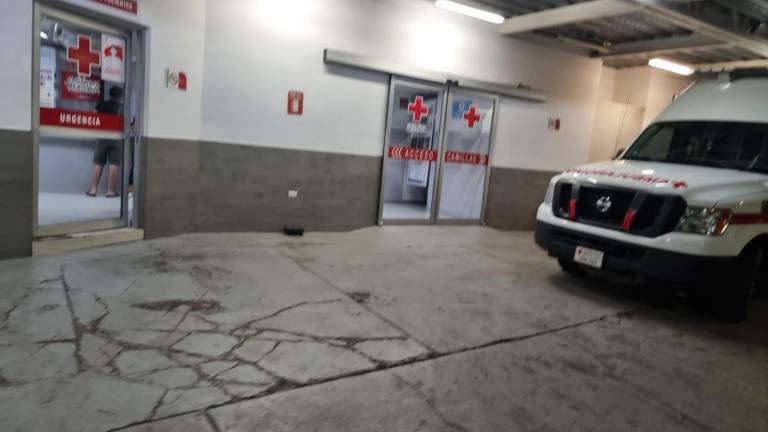 Una menor de 10 años cayó de un tercer piso de unos departamentos de la colonia Alturas del Sur.