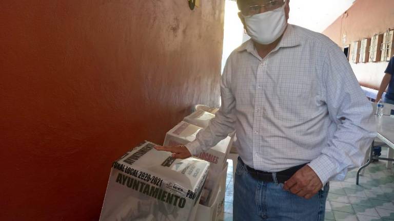 Víctor Manuel Díaz Simental.