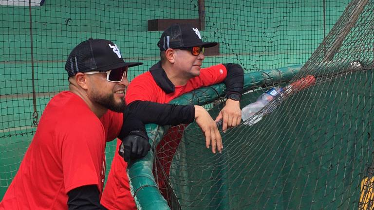 Luis Carlos Rivera (der.) tiene mejores expectativas para la segunda vuelta.