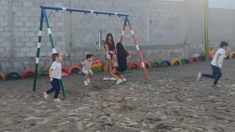 Vecinos de Jardines de la Rivera ahora cuentan con un parque infantil con juegos e iluminación, en beneficio de los niños y las familias.