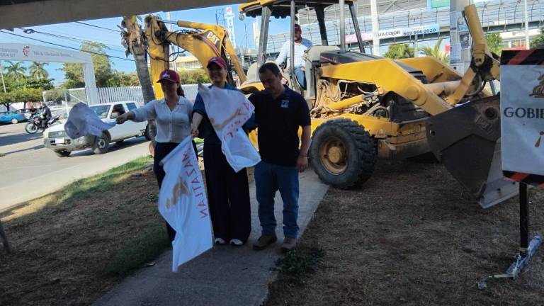 La Alcaldesa de Mazatlán Estrella Palacios Domínguez pone en marcha obras hidrosanitarias en diferentes putos de la ciudad.