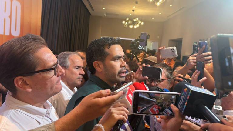 Jorge Álvarez Máynez, dirigente de Movimiento Ciudadano, señaló que el apoyo en Sinaloa debe ser para la población, no para funcionarios acusados.