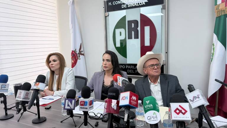 Conferencia del Grupo Parlamentario del PRI en el Congreso de Sinaloa.