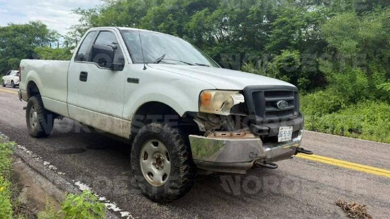 La camioneta Ford F-150 fue hallada abandonada con casquillos tras reporte de balacera en el entronque a San José.